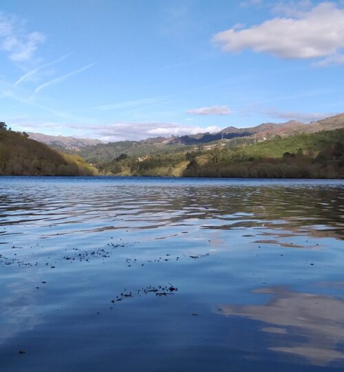 Rio Lima perto do Parque de Campismo LimaEscape